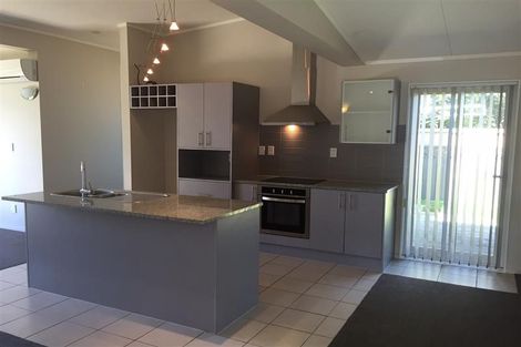 Photo of property in 13 Merlot Lane, Pukekohe, 2120