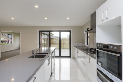 Photo of property in 13 Grand Oaks Drive, Awapuni, Palmerston North, 4412