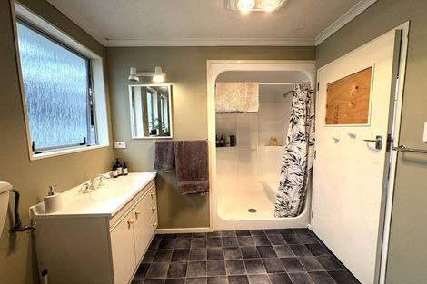 Photo of property in 86 Totara Island Road, Clifton, Balclutha, 9273