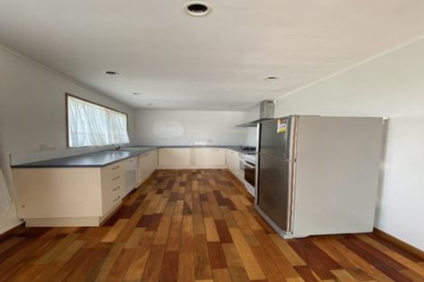 Photo of property in 111 Target Road, Totara Vale, Auckland, 0629