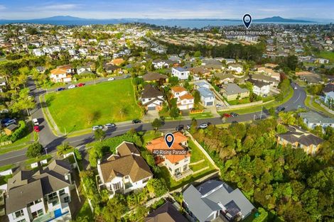 Photo of property in 40 Rising Parade, Fairview Heights, Auckland, 0632