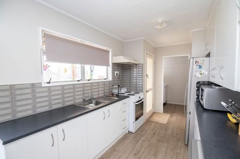 Photo of property in 30 Mahana Road, Ngatea, 3503