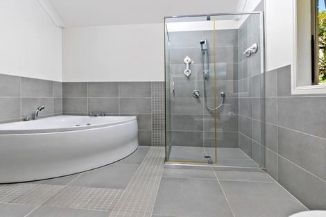 Photo of property in 58 Grand Drive, Orewa, 0931