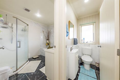 Photo of property in 85 Riverton Drive, Randwick Park, Auckland, 2105