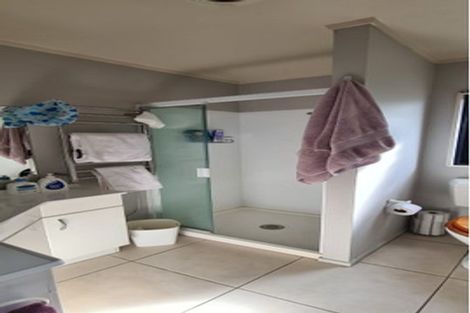 Photo of property in 4a Karamu Street, Te Atatu Peninsula, Auckland, 0610