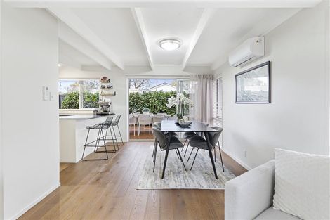 Photo of property in 10 Sanctuary Point, Sunnyhills, Auckland, 2010