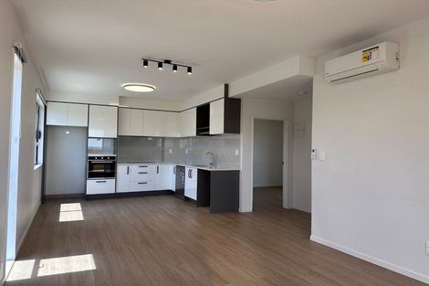 Photo of property in 2/13 Blockhouse Bay Road, Avondale, Auckland, 1026