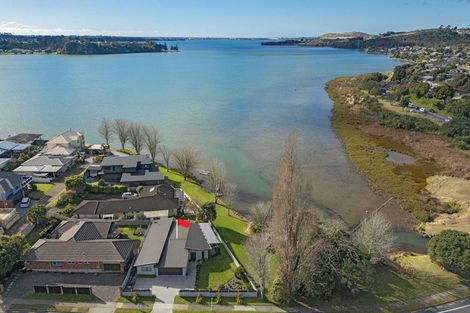 Photo of property in 205 Welcome Bay Road, Welcome Bay, Tauranga, 3112