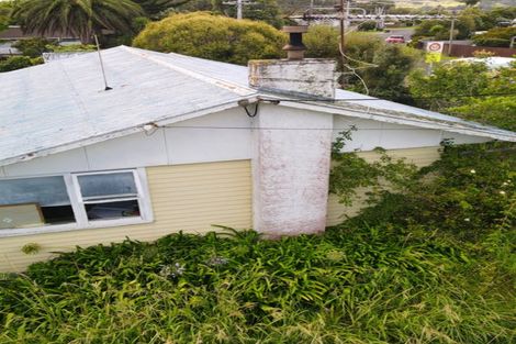 Photo of property in 1 Parakai Avenue, Parakai, 0830