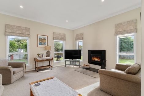 Photo of property in 2 Dixon Street, Carterton, 5713