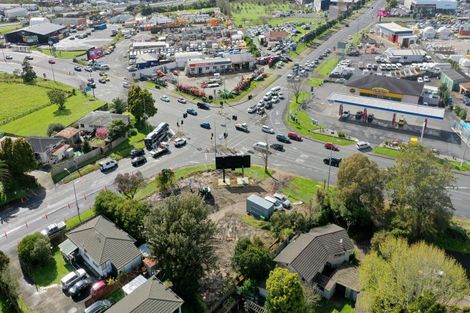 Photo of property in 320 Lincoln Road, Henderson, Auckland, 0610