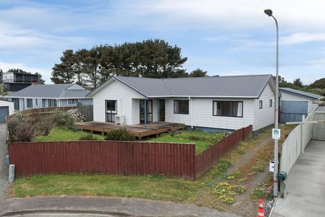 Photo of property in 14 Matakane Street, Waitarere Beach, Levin, 5510