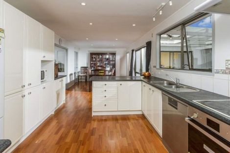 Photo of property in 1 Naviti Place, Browns Bay, Auckland, 0630