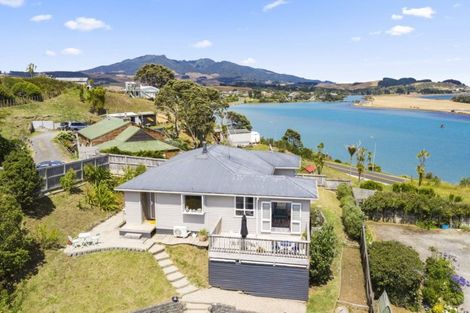 Photo of property in 9 Helen Place, Raglan, 3225