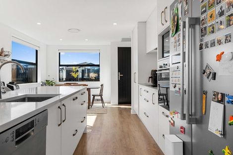 Photo of property in 11 Hinaki Street, Poike, Tauranga, 3112