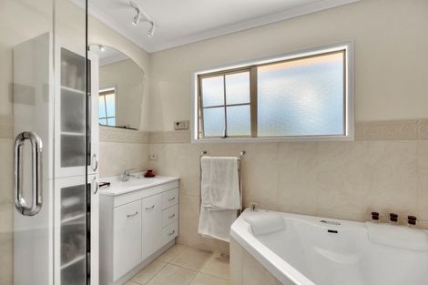 Photo of property in 432a Mangorei Road, Highlands Park, New Plymouth, 4312