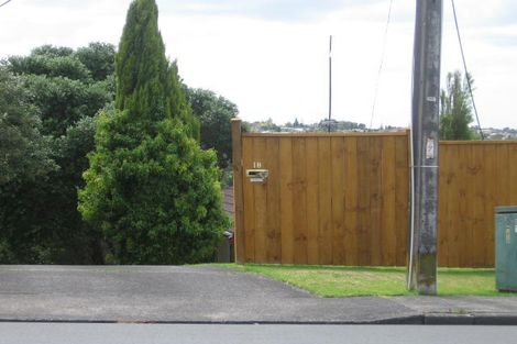 Photo of property in 18 Target Road, Totara Vale, Auckland, 0629