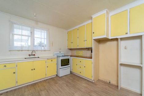 Photo of property in 90 Cameron Crescent, Masterton, 5810