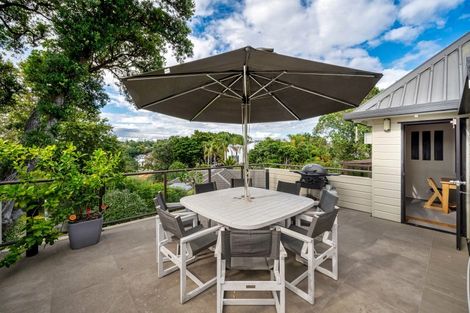 Photo of property in 19 Tainui Road, Cockle Bay, Auckland, 2014