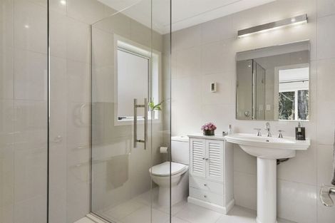 Photo of property in 16 Kunzea Place, Greenhithe, Auckland, 0632