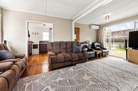 Photo of property in 108 Archibald Road, Kelston, Auckland, 0602