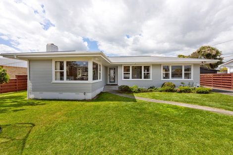 Photo of property in 10 Paulette Place, Queenwood, Hamilton, 3210