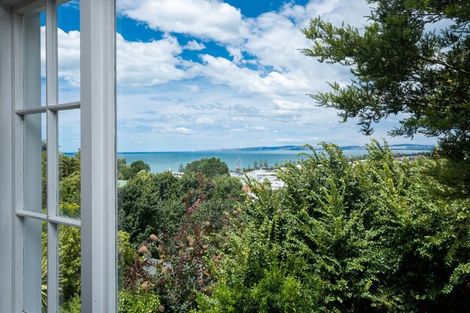 Photo of property in 11 Corry Avenue, Bluff Hill, Napier, 4110