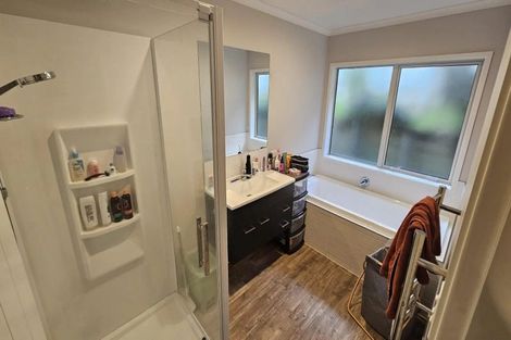 Photo of property in 10 Garrett Drive, Whalers Gate, New Plymouth, 4310