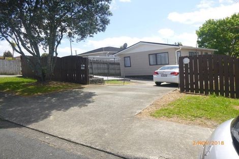 Photo of property in 2 Fitzherbert Avenue, West Harbour, Auckland, 0618