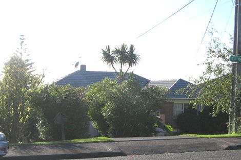 Photo of property in 14 Tui Glen Road, Birkenhead, Auckland, 0626