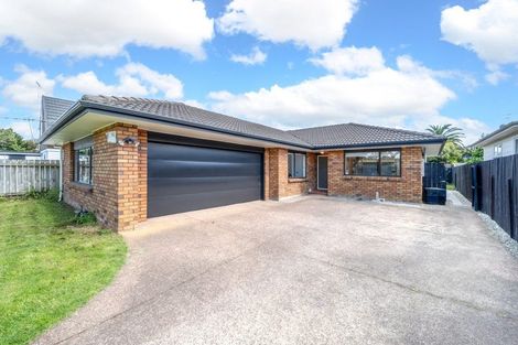 Photo of property in 1/21 Eastern Beach Road, Eastern Beach, Auckland, 2012