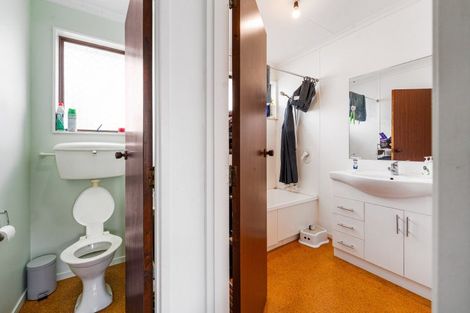 Photo of property in 34 Paradise Place, Milson, Palmerston North, 4414