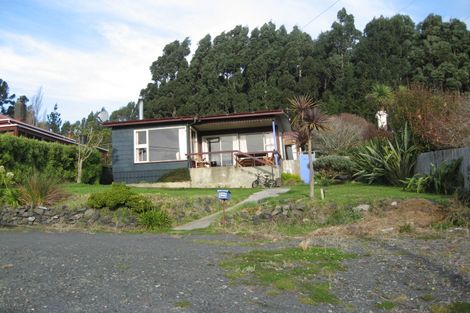 Photo of property in 32 Waikana Street, Broad Bay, Dunedin, 9014