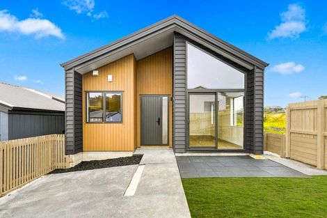 Photo of property in 10 Harakeke Lane, Orewa, 0931