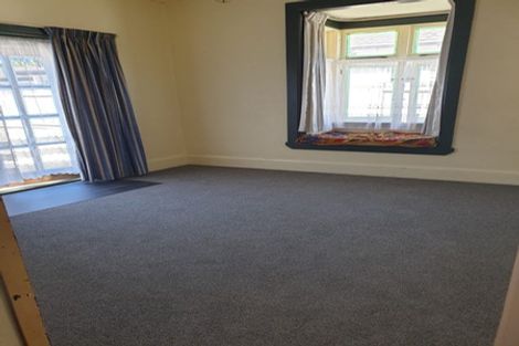 Photo of property in 27 Ranfurly Street, Hokowhitu, Palmerston North, 4410