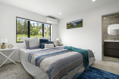 Photo of property in 17b Seymour Road, Sunnyvale, Auckland, 0612