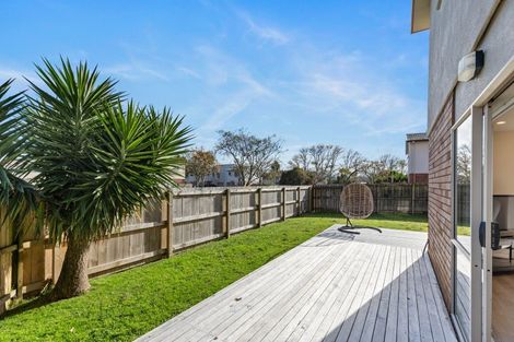 Photo of property in 2 Elwarth Way, Ranui, Auckland, 0612
