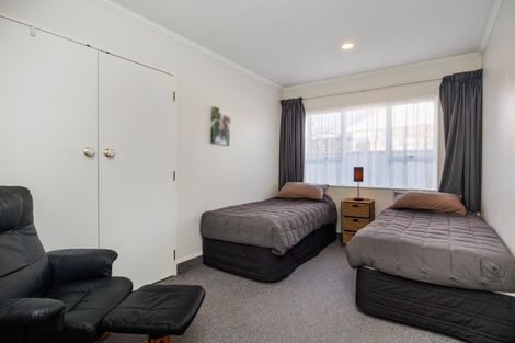 Photo of property in 12 Lancewood Lane, Roslyn, Palmerston North, 4414