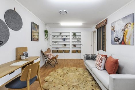 Photo of property in 17 John Witton Drive, Crofton Downs, Wellington, 6035