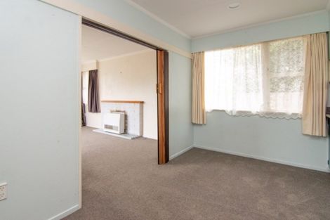 Photo of property in 27 Mokau Place, Terrace End, Palmerston North, 4410