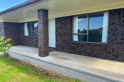 Photo of property in 2/40 Gills Avenue, Papakura, 2110