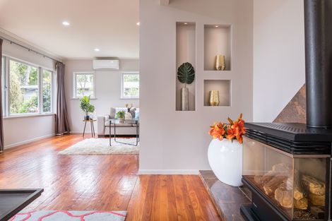 Photo of property in 10 Tawini Road, Titirangi, Auckland, 0604