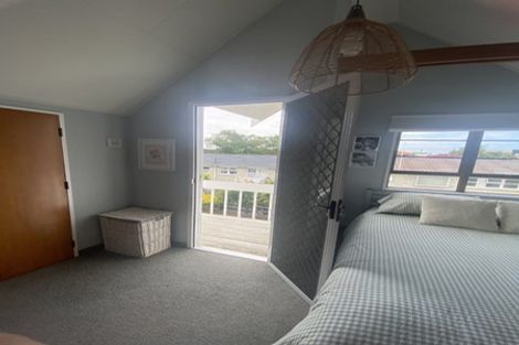 Photo of property in 2/37 Middle Road, Havelock North, 4130