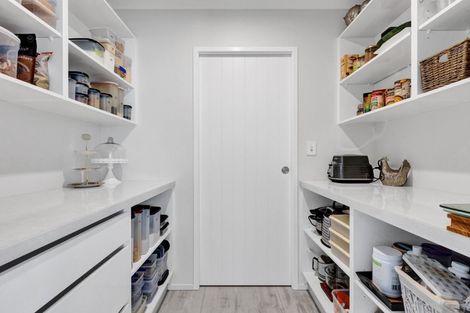 Photo of property in 3 Tupare Place, Highlands Park, New Plymouth, 4312