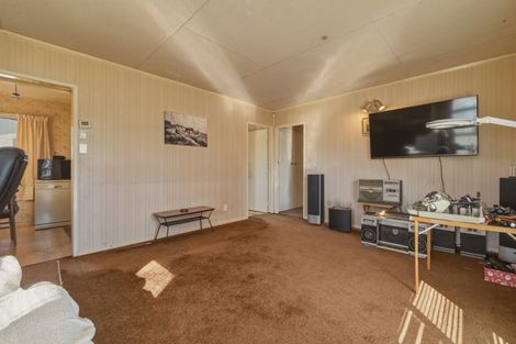 Photo of property in 35 Rewarewa Street, Owhata, Rotorua, 3010