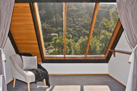 Photo of property in 18 Evans Pass Road, Sumner, Christchurch, 8081