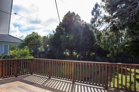 Photo of property in 204 East Coast Road, Forrest Hill, Auckland, 0620