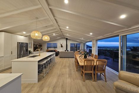 Photo of property in 1 Hoskins Avenue, Hillsborough, Auckland, 1042