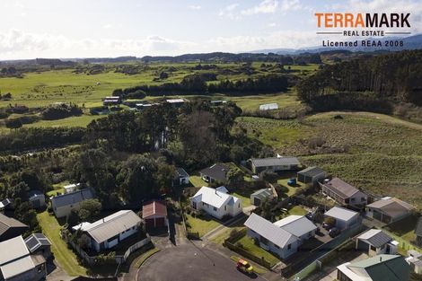 Photo of property in 9 Hewson Crescent, Otaki Beach, Otaki, 5512