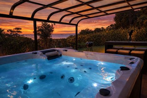 Photo of property in 91 Victory Road, Laingholm, Auckland, 0604